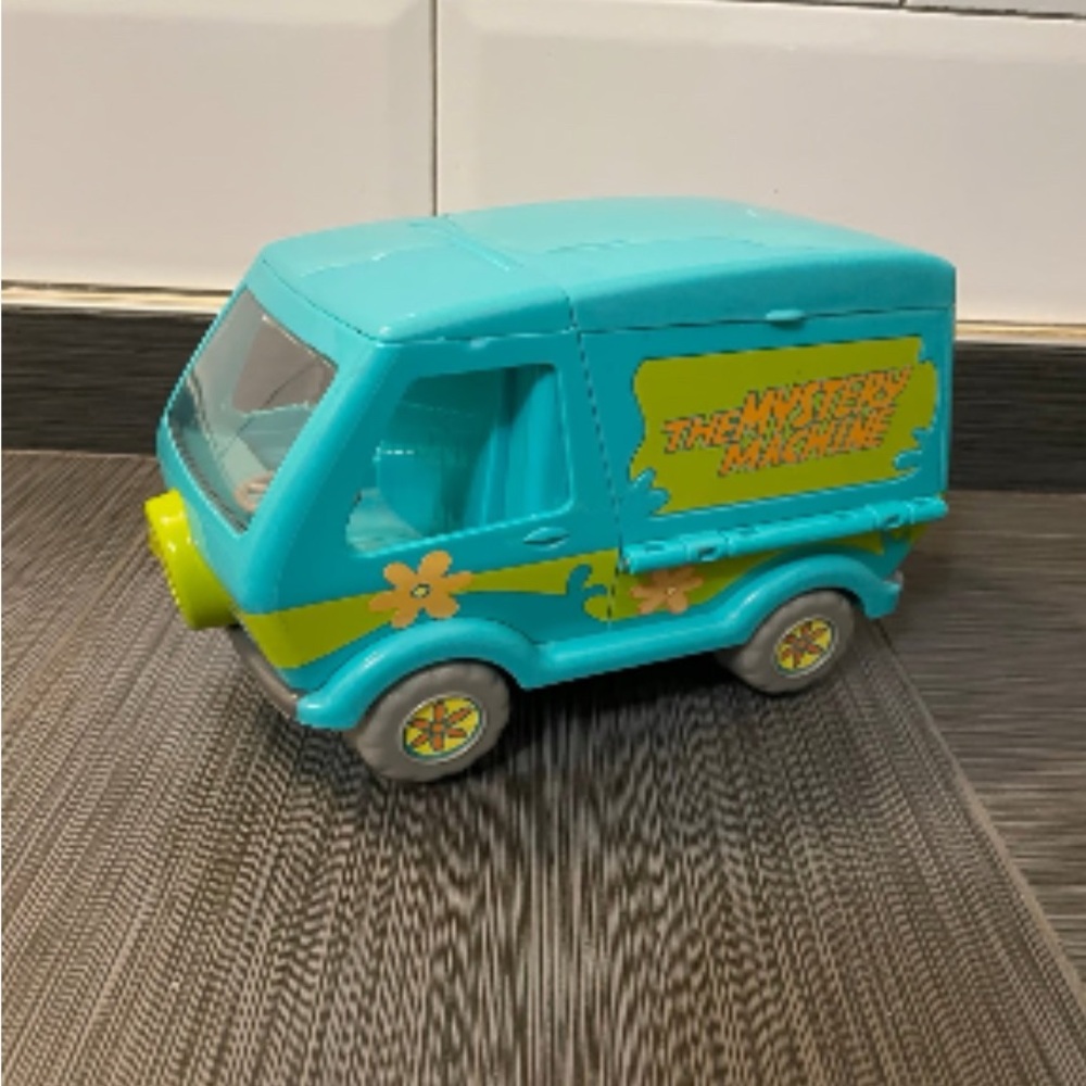 Scooby-Doo 50 Years edition Mystery Machine Playset unfolded,